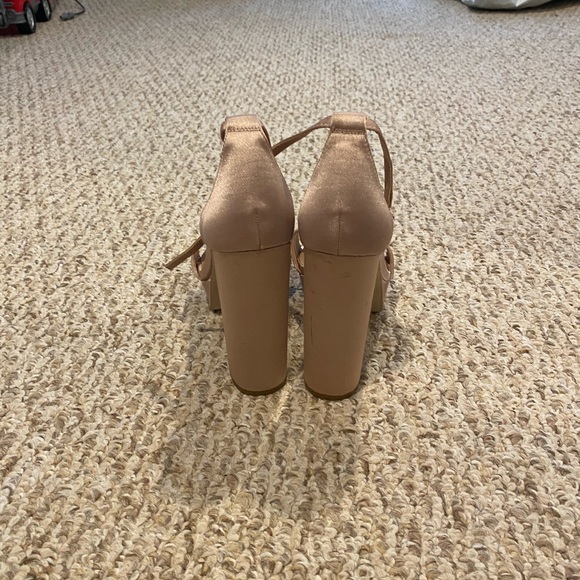 ALDO satin heels - Picture 2 of 3